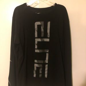Men’s Nike Long Sleeve Tee - Medium